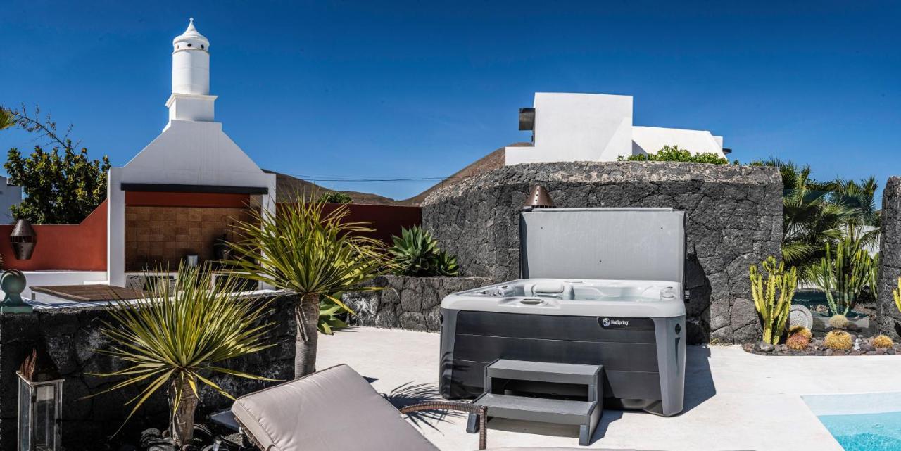Villa Canis Tias Exterior photo